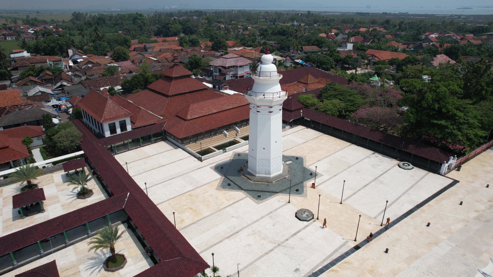 Wisata Religi ke Masjid Agung Banten: Napak Tilas Sejarah Kesultanan Islam