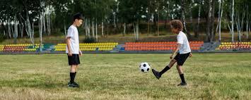 Teknik Dasar Sepak Bola Paling Penting yang Wajib Dikuasai Pemula agar Cepat Jago